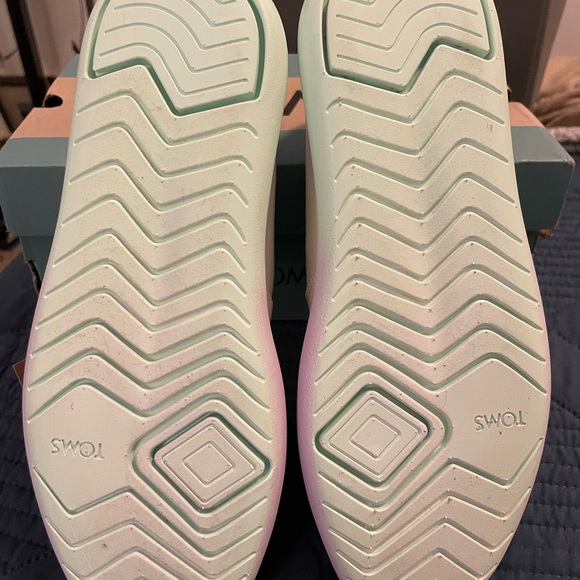 TOMS Women's, Alpargata Mallow Slip-On - Picture 6 of 7